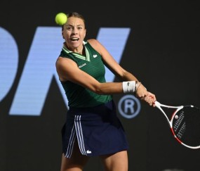 体育赛事-WTA总决赛争冠局：穆古鲁扎回春or康塔维特蜕变？