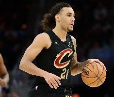 功亏一篑！泰森绝杀三分失手 全场17中8拿到20分12助2断1帽