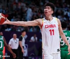 中国体育-赵睿：余嘉豪在欧洲拉练的时候打得很好 来回跑、体能是他的弱项