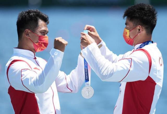 1627966544292099160.jpg 13.jpg