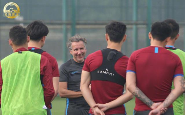 1613871637909081737.jpg 0028QXWrly1gn2kbb3ikij60p00gnwjh02.jpg